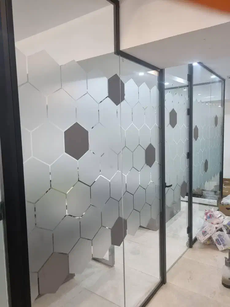 نصب و فروش برچسب ماتکن و ضدگلوله و استیکر و رفلکس|مصالح و تجهیزات ساختمان|تهران, فلسطین (میدان انقلاب)|دیوار