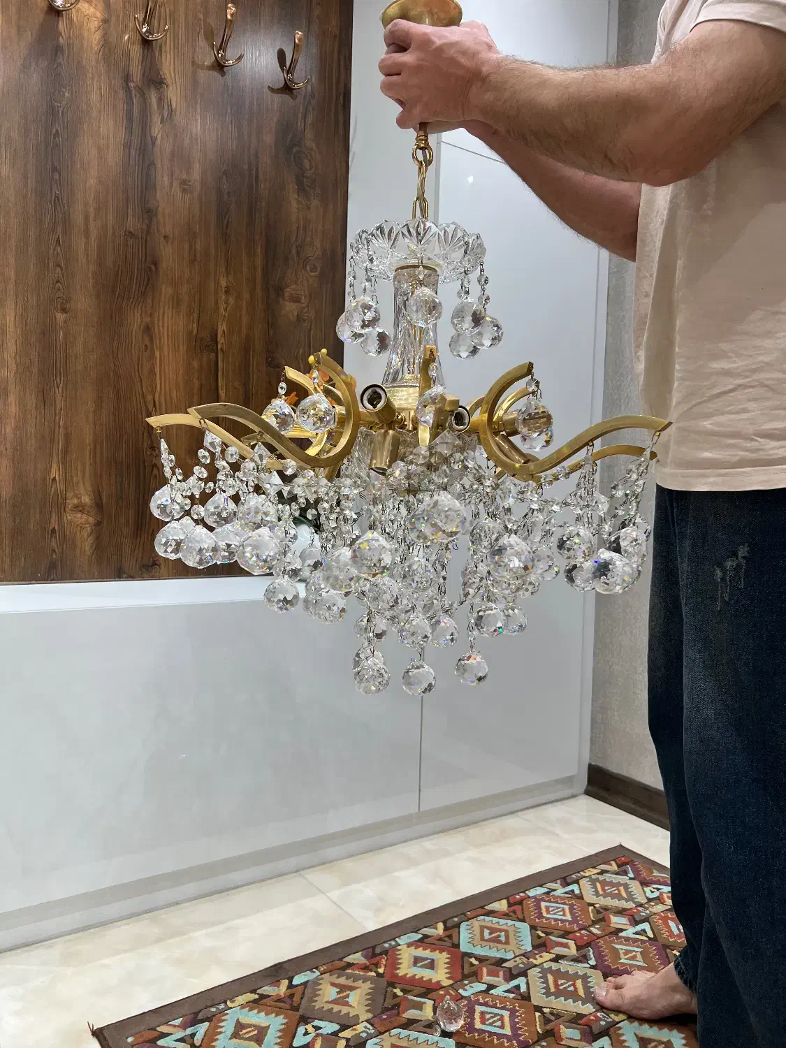 لوستر کریستالی در حد نو|لوستر و چراغ آویز|اصفهان, خانه اصفهان|دیوار