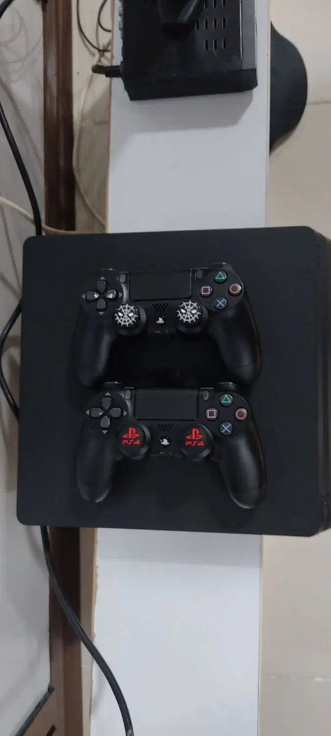 دستگاه پلی 4|کنسول، بازی ویدئویی و آنلاین|کاشان, شهرک خاتم الانبیا (مسکن ملی کاشان)|دیوار