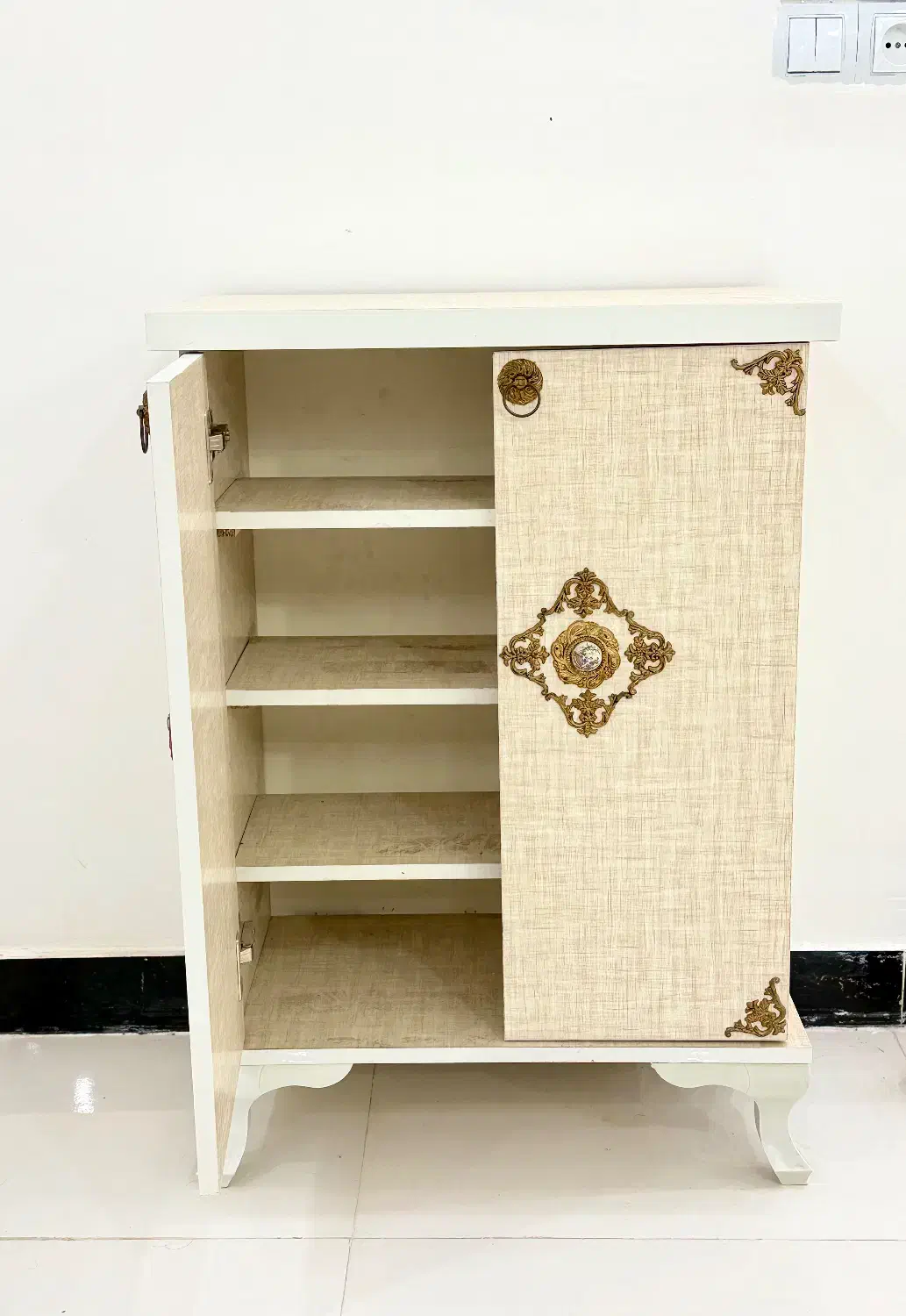 جاکفشی|جاکفشی، کمد، دراور|بندر کنگان, |دیوار