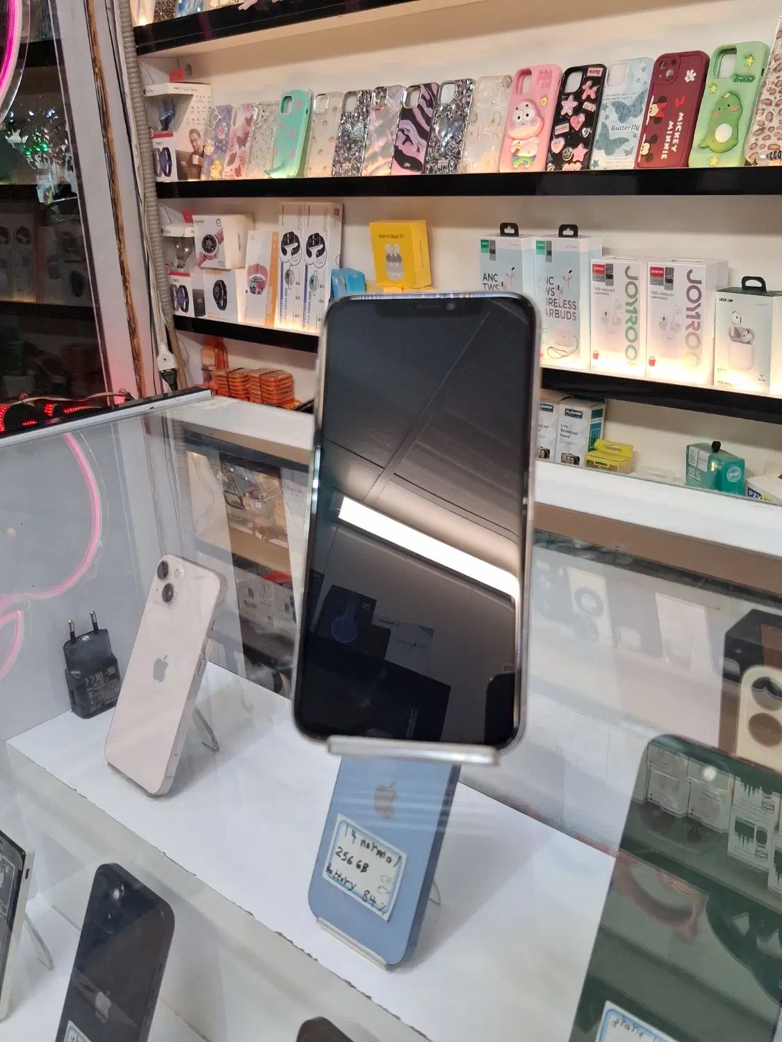 iPhone 11 pro|موبایل|قم, نیروگاه|دیوار