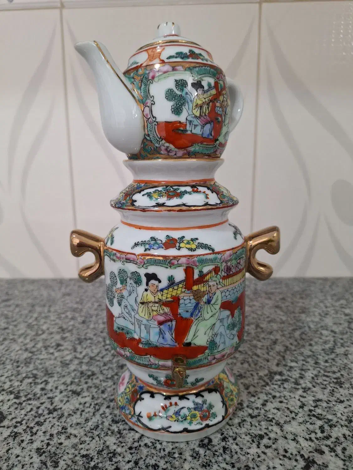 چینی گل مرغی|کلکسیون اشیاء عتیقه|جرقویه, |دیوار