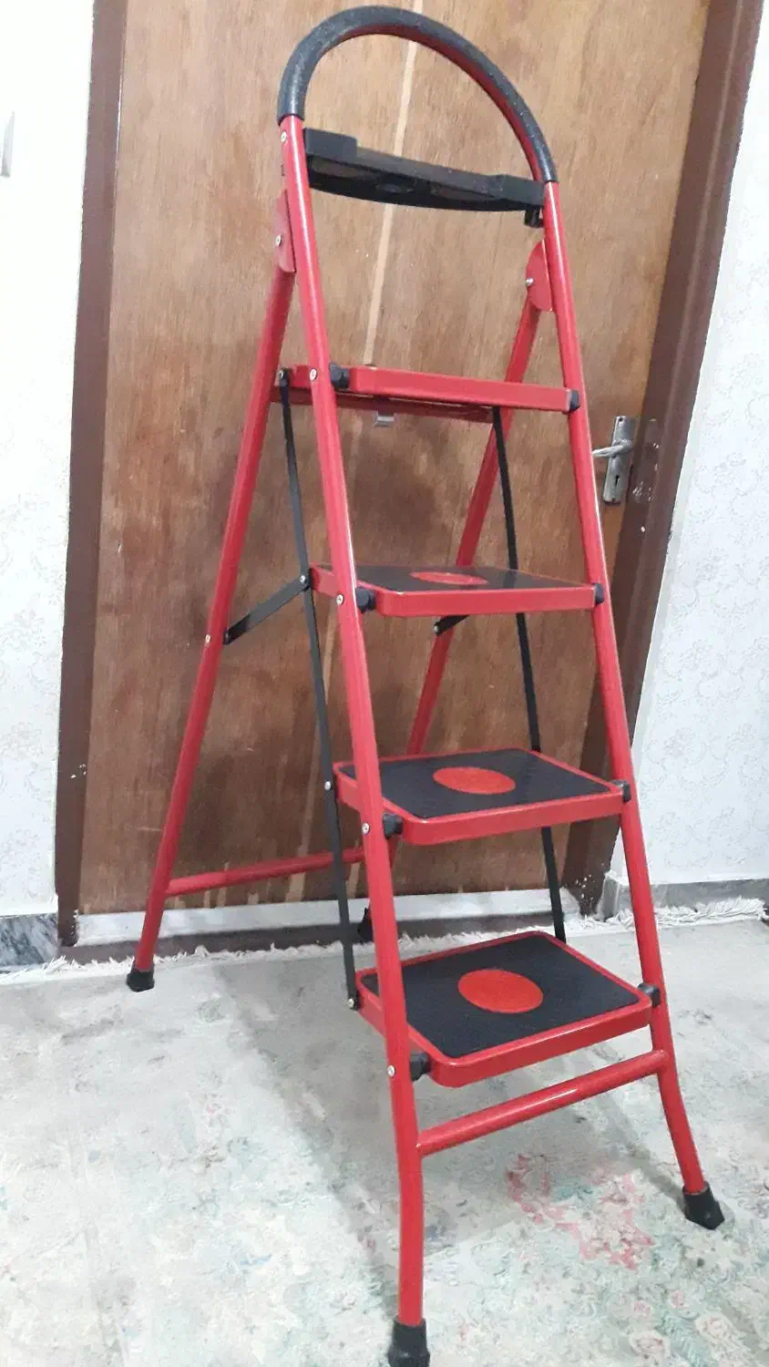 نردبان آهنی یونیک|ابزارآلات|رشت, کوی قدس|دیوار