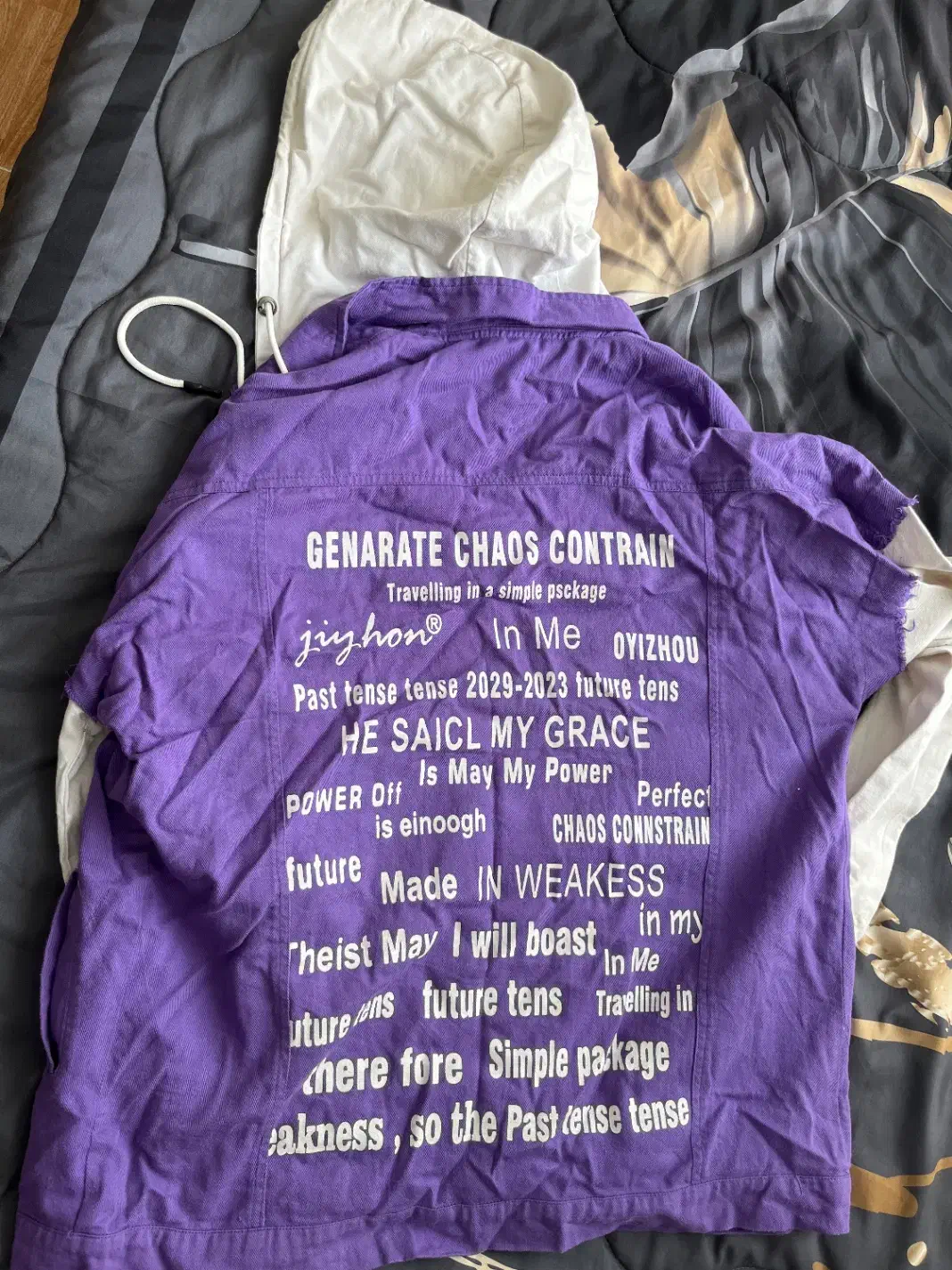 لباس در حد نو|لباس|پرند, فاز ۶|دیوار