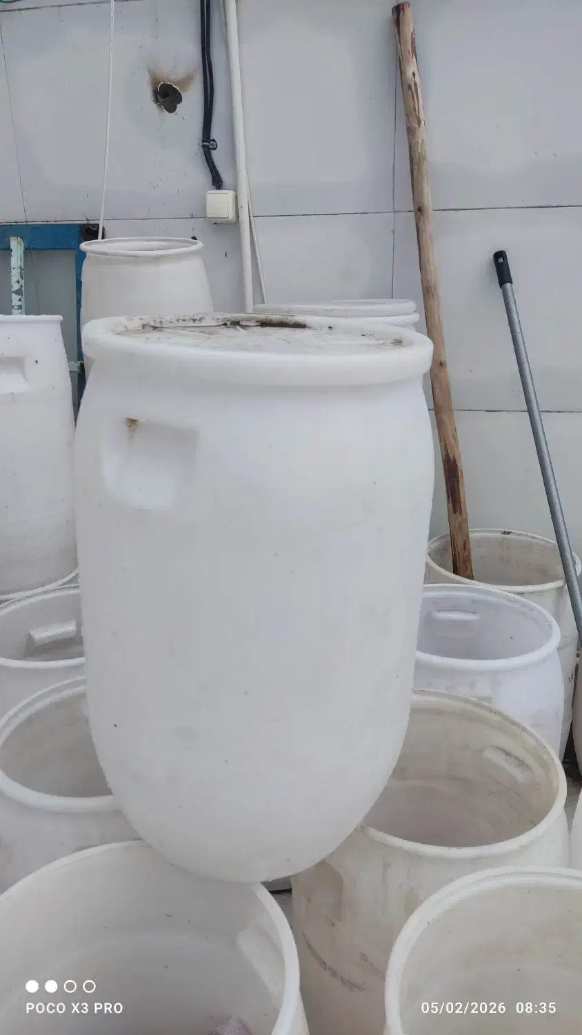 گالن خالی|ظروف نگهدارنده، پلاستیکی، یکبارمصرف|کاشمر, |دیوار