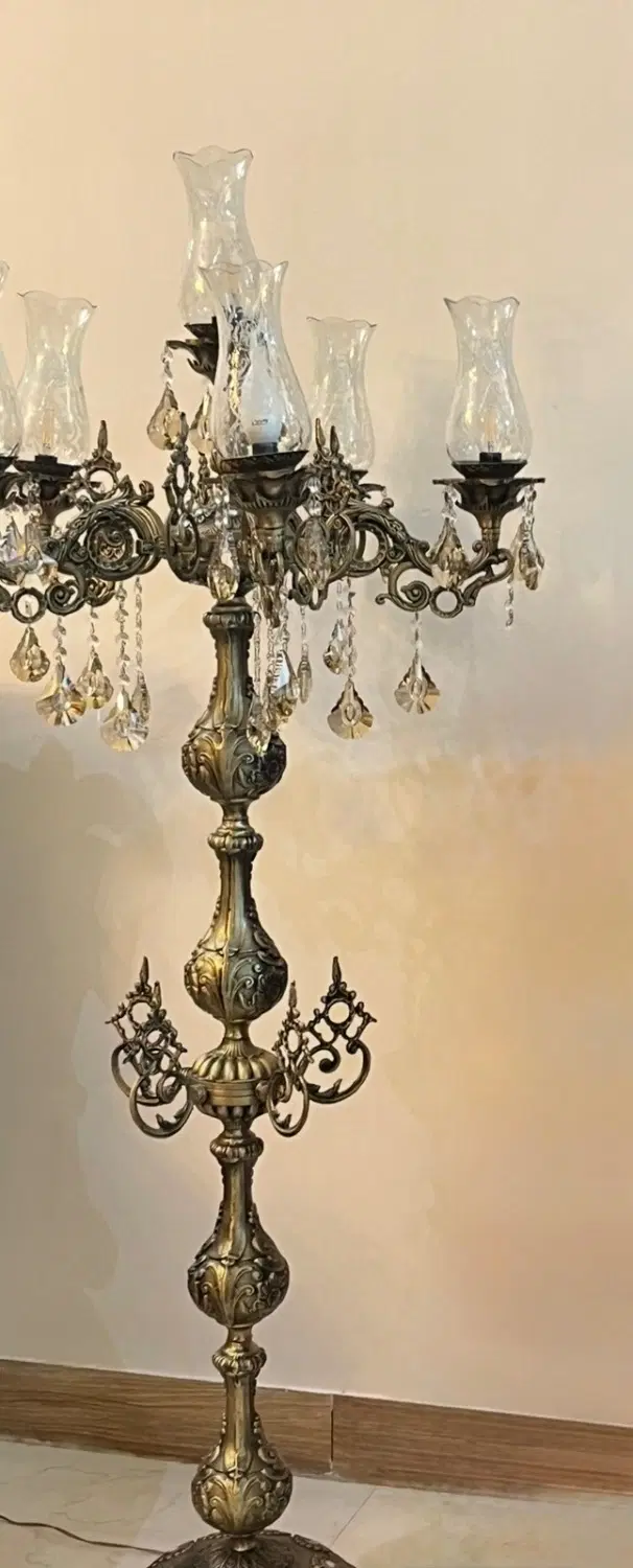 لوستر وکنار سالنی|لوستر و چراغ آویز|گلبهار, شهر جدید گلبهار|دیوار