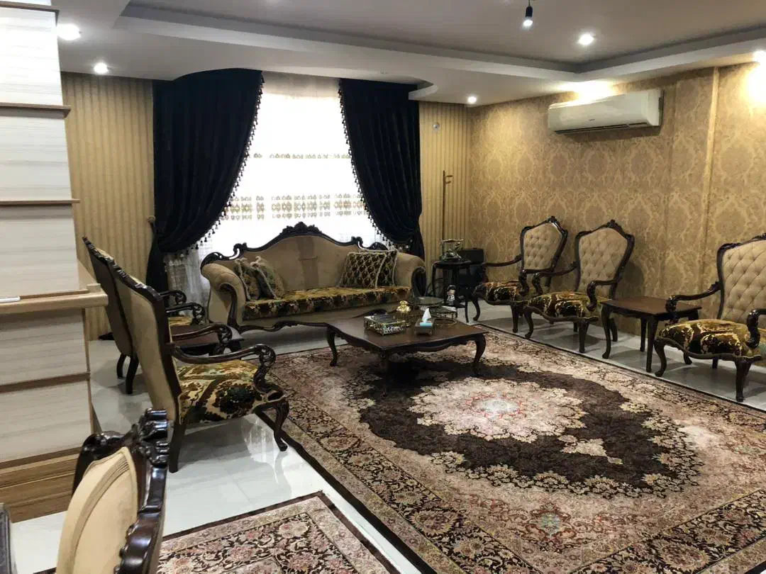 مبل کلاسیک هشت نفره و غذا خوری شش نفره|مبلمان خانگی و میز عسلی|اهواز, کوی نفت|دیوار