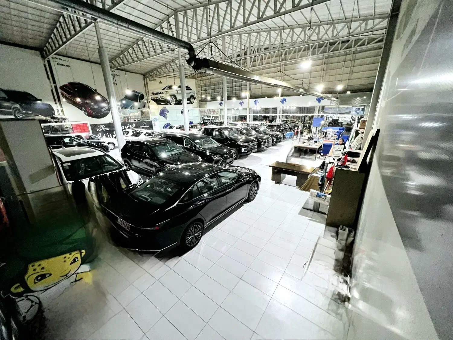 استخدام نیروی خدماتی برای نمایشگاه اتومبیل|استخدام سرایداری و نظافت|ارومیه, |دیوار