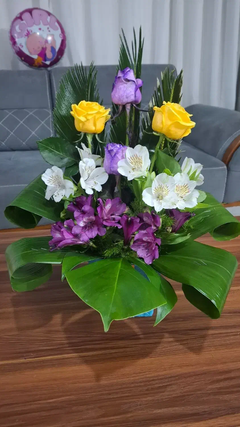 دسته گل طبیعی رز|گل و گیاه طبیعی|اصفهان, برازنده|دیوار