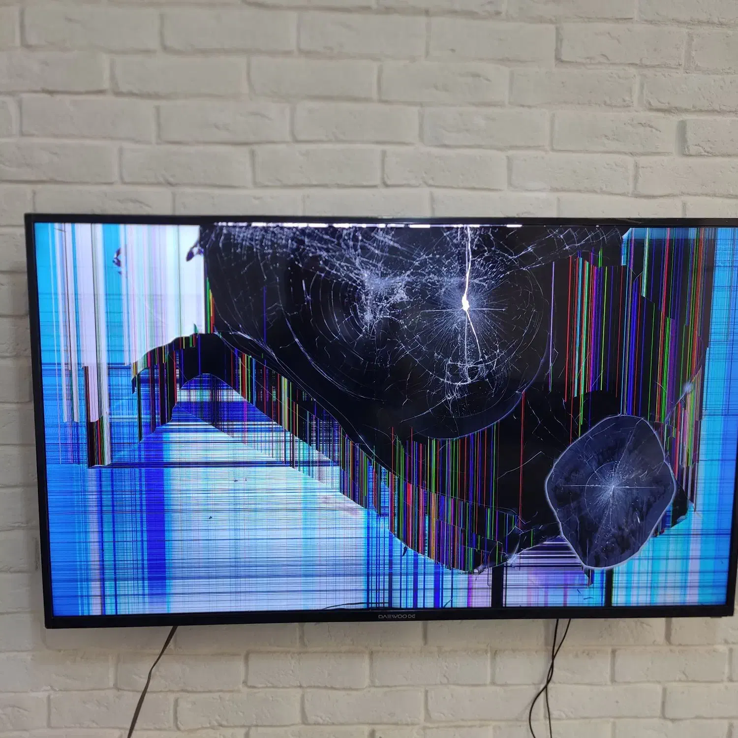 تلویزیون صفحه شکسته دوو 50|تلویزیون و پروژکتور|گرگان, |دیوار