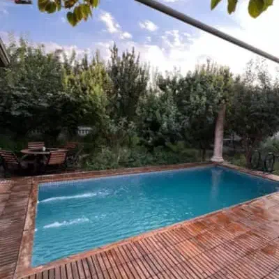 باغ در دل اصفهان استخر آبگرم|اجارهٔ کوتاه‌مدت ویلا و باغ|اصفهان, باغ دریاچه|دیوار