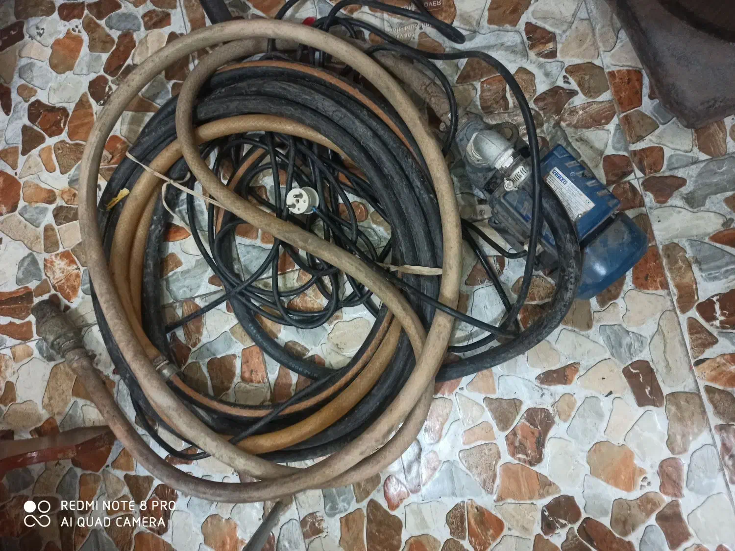 پمپ آب نو هست ایرادی ندارد|مصالح و تجهیزات ساختمان|خوی, |دیوار