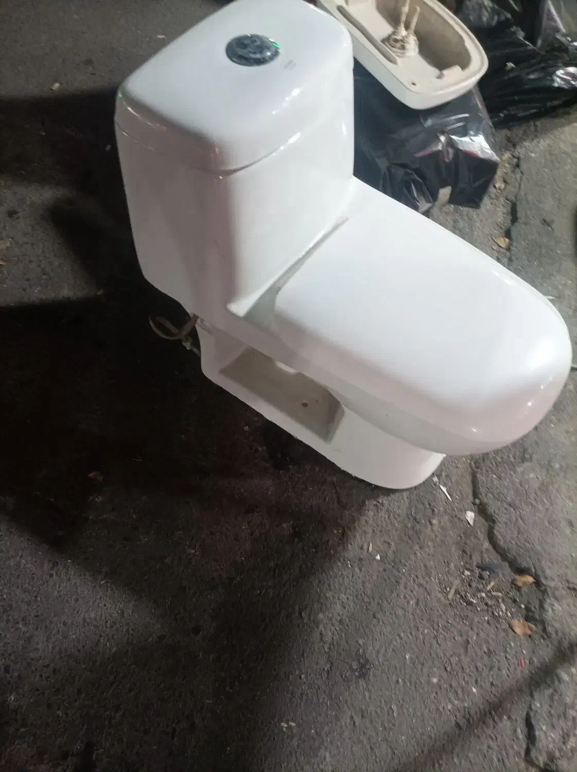 توالت فرنگی سالم|لوازم سرویس بهداشتی|تهران, خاک سفید|دیوار