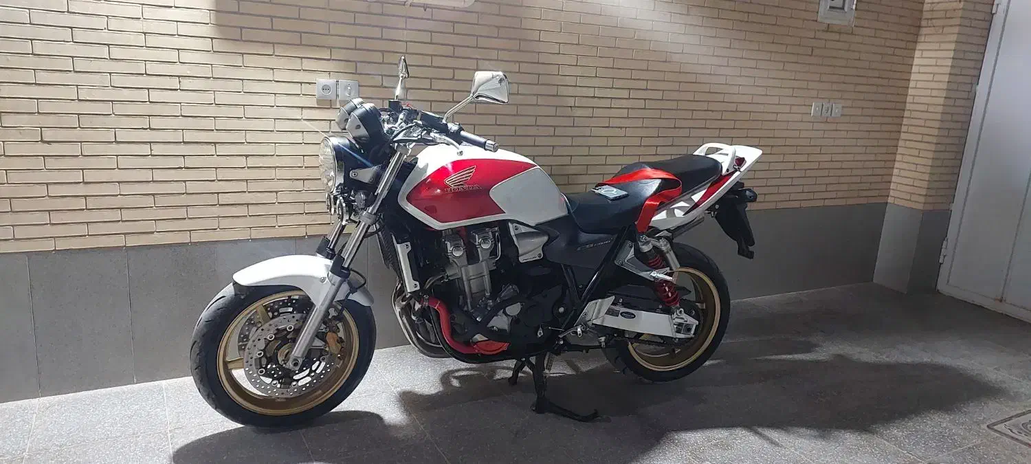 هندا cb1300مدرک با استرداد سیارم کراس کاوازاکی|موتورسیکلت|تهران, پارک شهر|دیوار