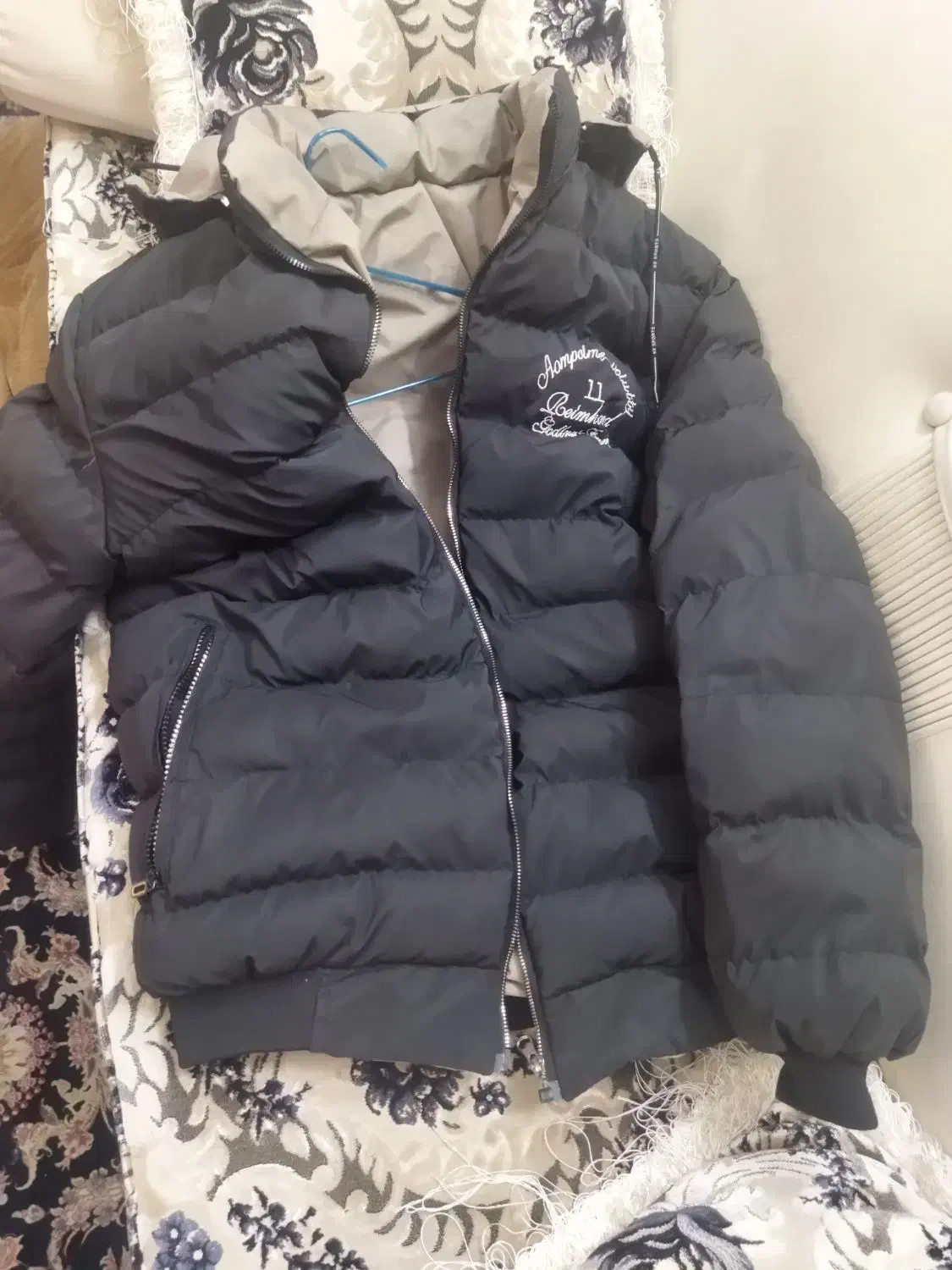 کاپشن نو|لباس|تهران, سبلان (لشگر)|دیوار