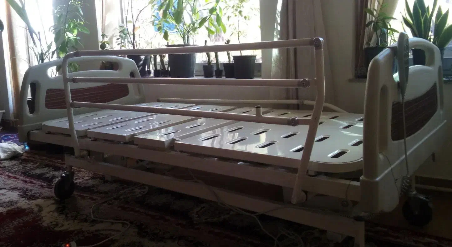 فروش تخت بیمارستانی ،برقی و دستی ۳ شکن|پزشکی|تبریز, |دیوار