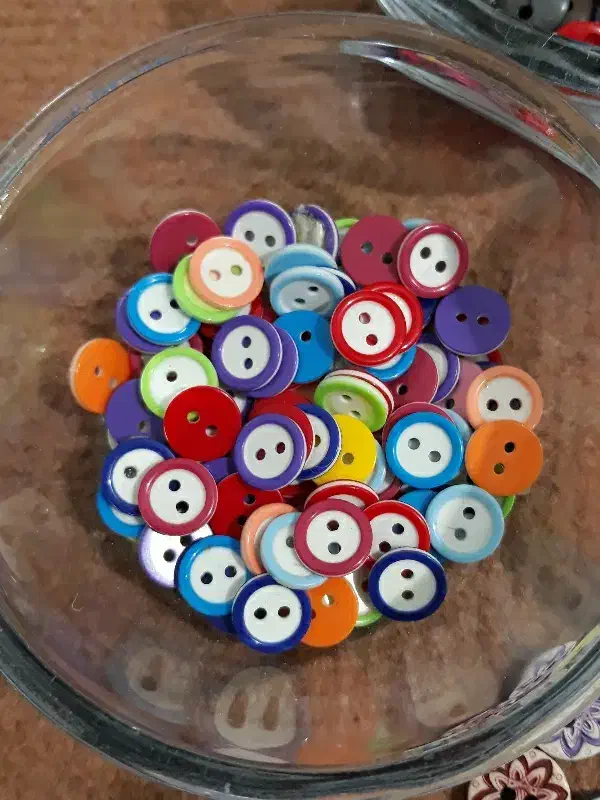 دکمه رنگی|لوازم خیاطی و بافتنی|خرم‌آباد, |دیوار