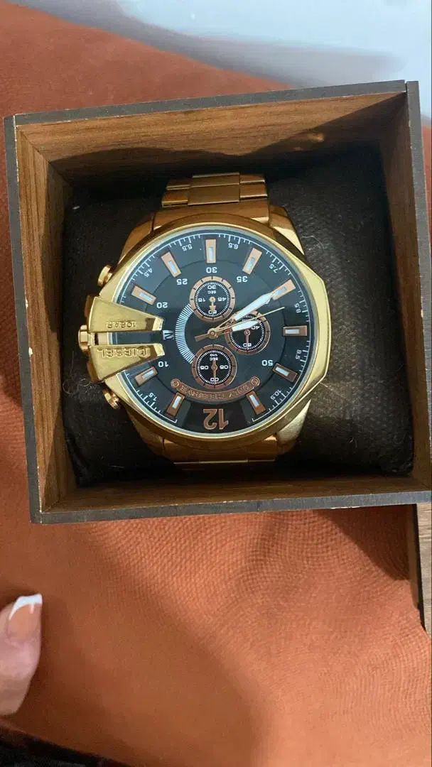 ساعت طلایی|ساعت|یزد, |دیوار