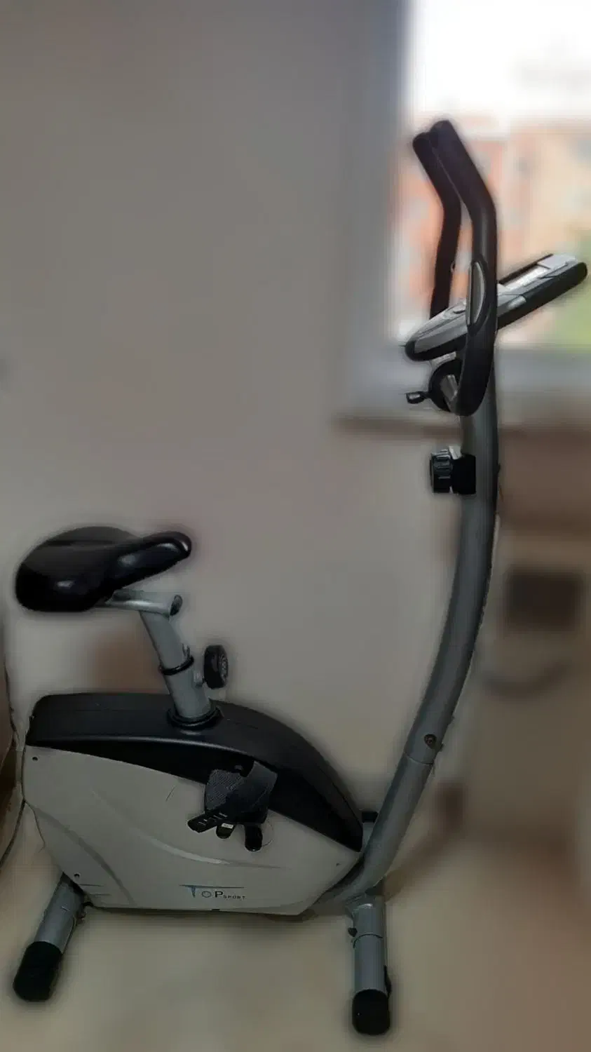 دوچرخه ثابت ورزشی رشت|تجهیزات ورزشی|رشت, معلم|دیوار