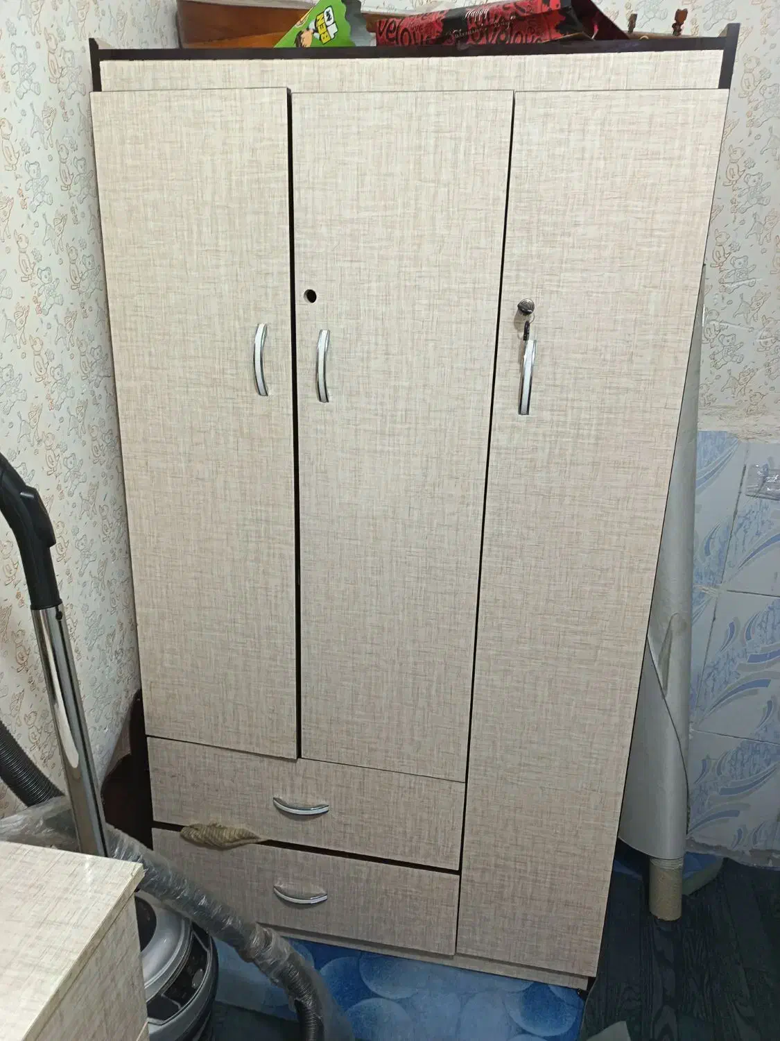 کمد لبال و میز ارایش|جاکفشی، کمد، دراور|مشهد, شهید احمدی روشن|دیوار