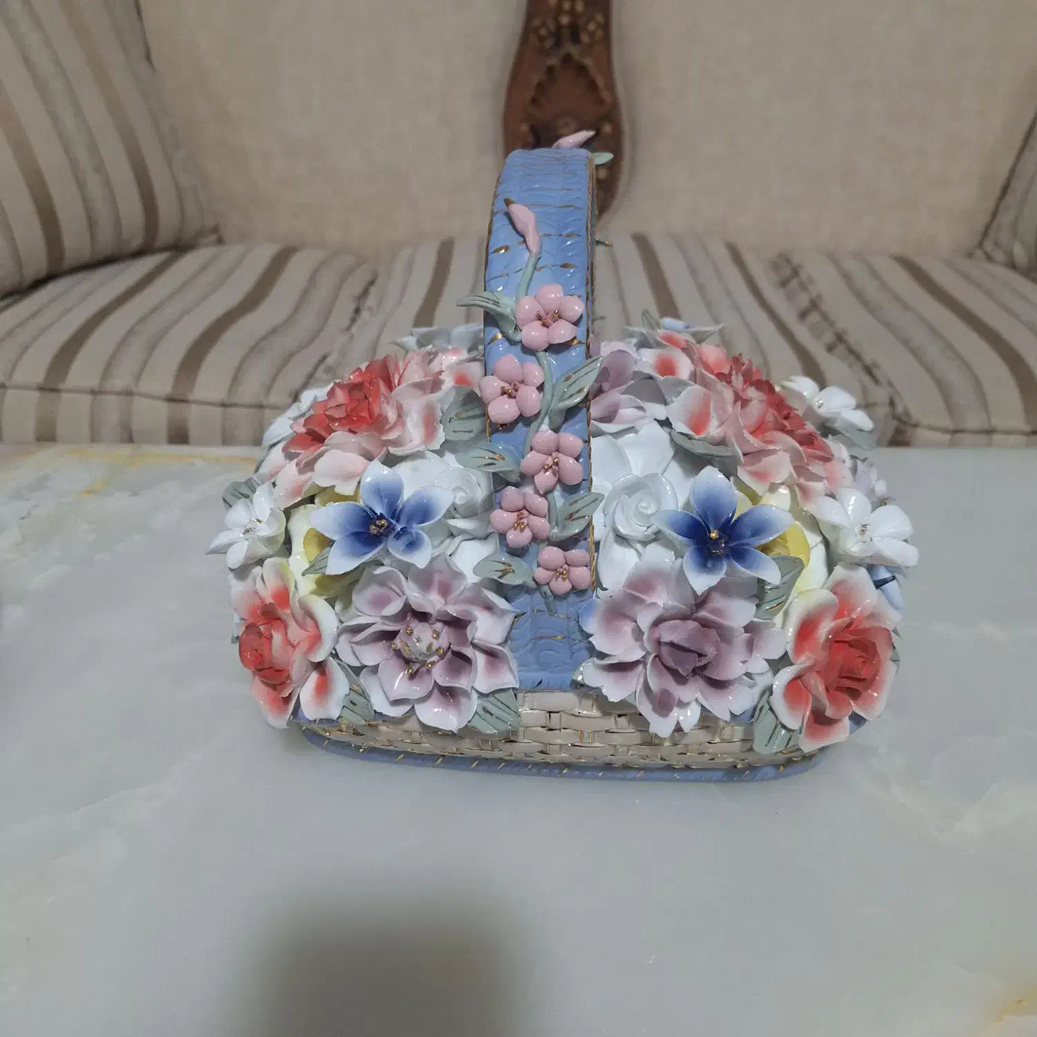 سبدگل چینی گلبرجسته تزئینی دکوری|صنایع دستی و سایر لوازم تزئینی|مشهد, آزادشهر|دیوار