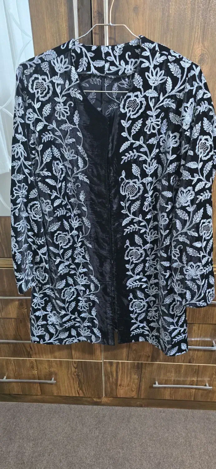 مانتوسوزندوزی مخمل|لباس|پیشوا, |دیوار