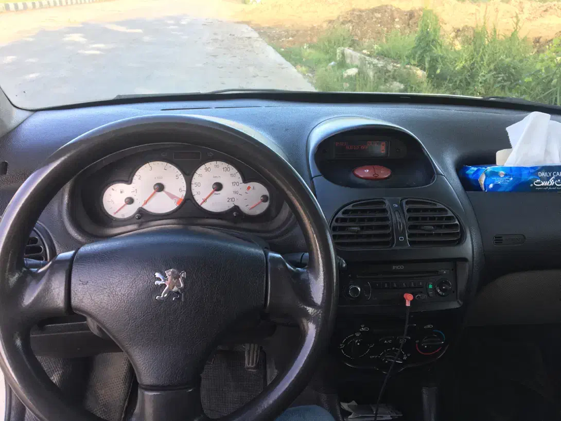 206 مدل ۹۴|خودرو سواری و وانت|رشت, استقامت ۱|دیوار