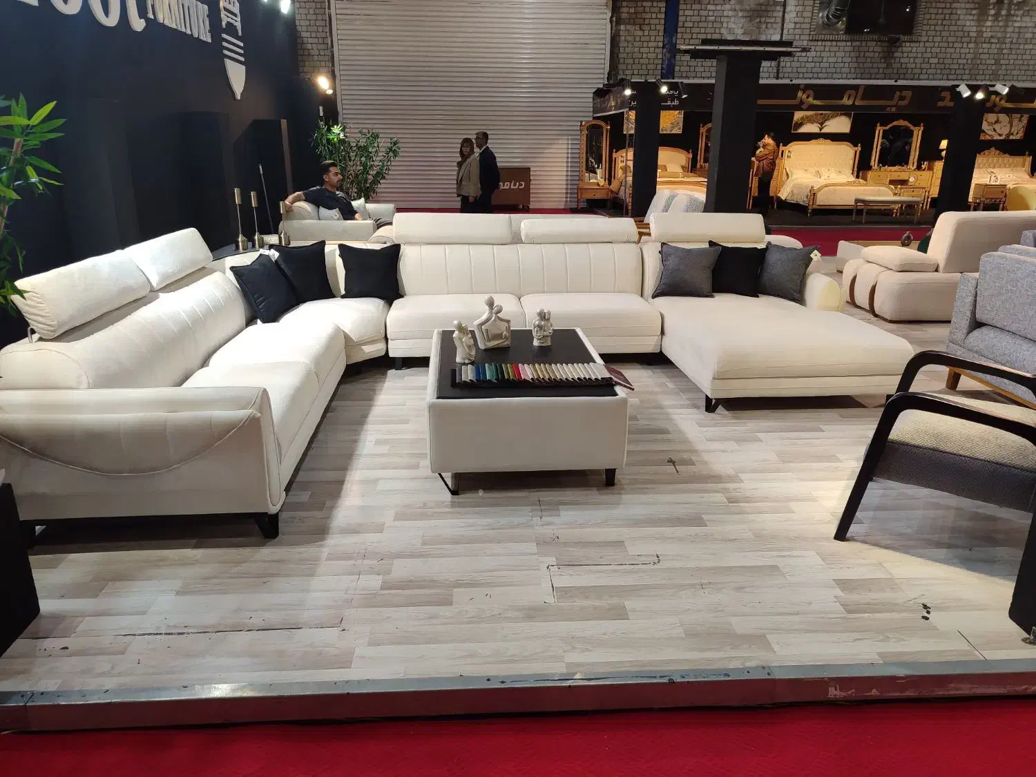 مبل راحتی شرکتی|مبلمان خانگی و میز عسلی|رشت, لاکان|دیوار