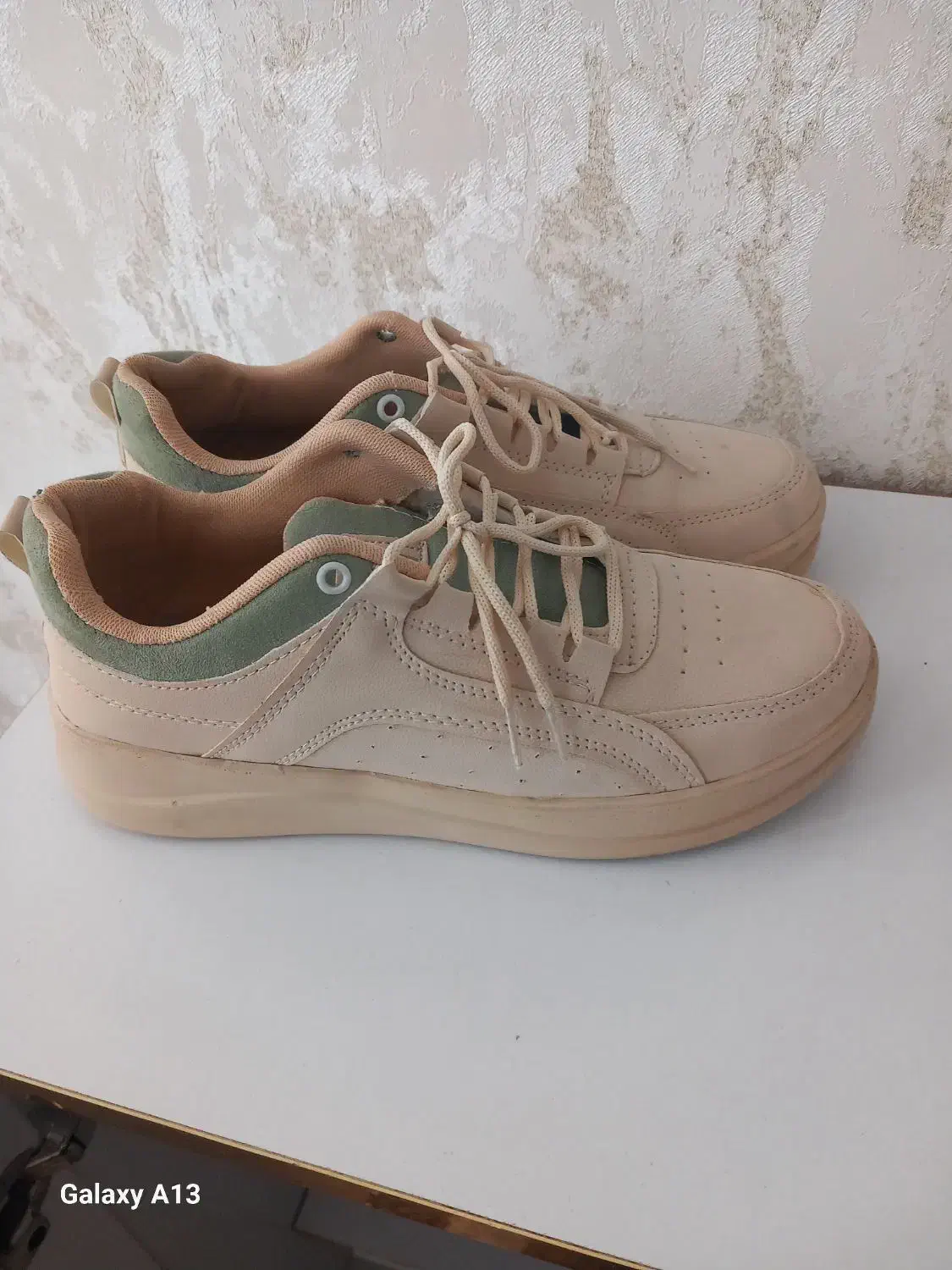 کفش اسپرت|کیف، کفش، کمربند|بردسکن, |دیوار