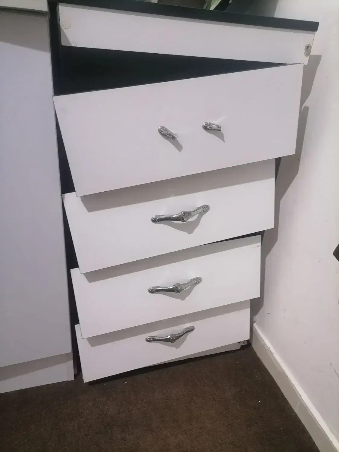 کمد دو تیکه و تخت و ایینه و کشو|تخت و سرویس خواب|گرگان, |دیوار