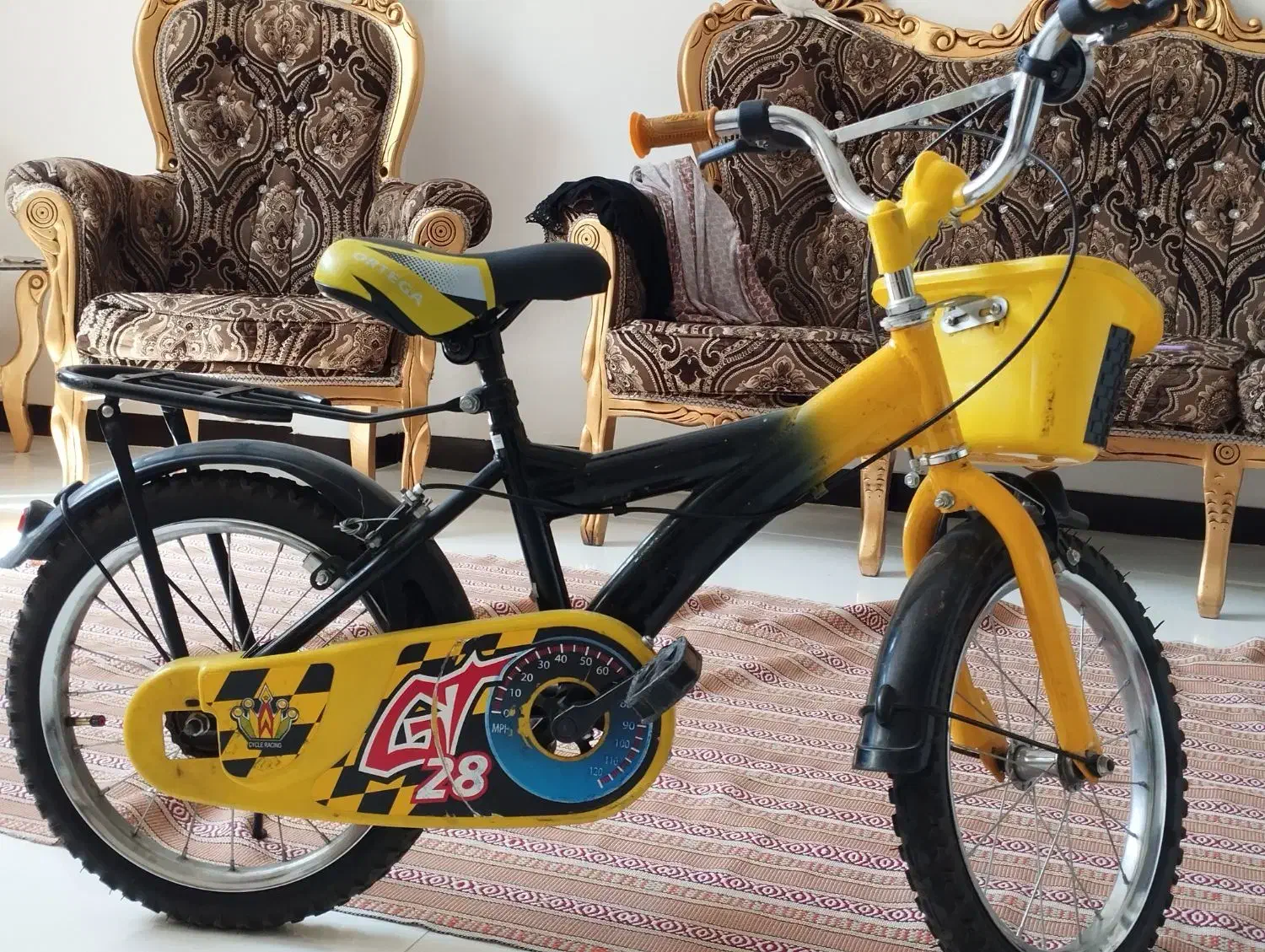 دوچرخه ۱۶|دوچرخه، اسکیت، اسکوتر|صدرا-فارس, فاز ۱|دیوار