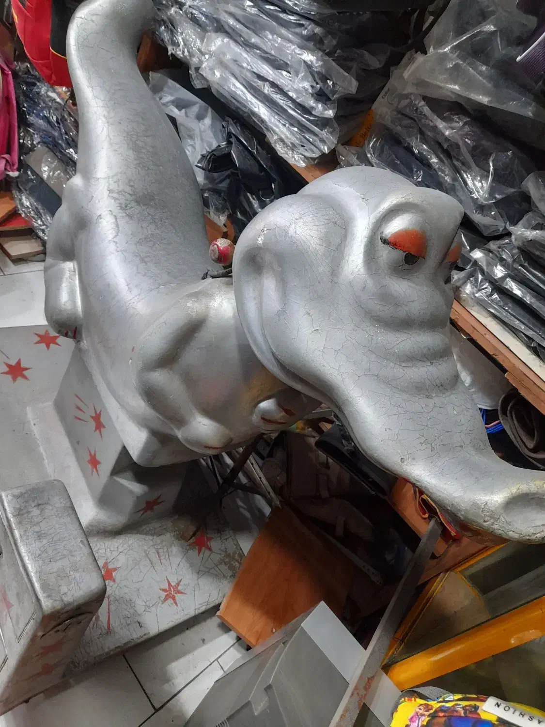 تکاندهنده تمساح|اسباببازی بچه|تهران, امام زاده حسن|دیوار