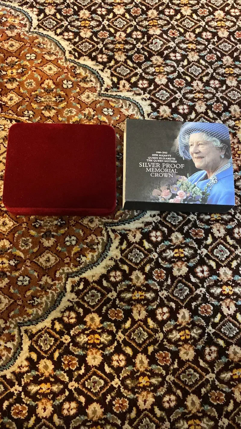 تعدادی سکه نقره و طلای خارجی با کاور کریستالی|کلکسیون سکه، تمبر، اسکناس|تهران, شهرآرا|دیوار