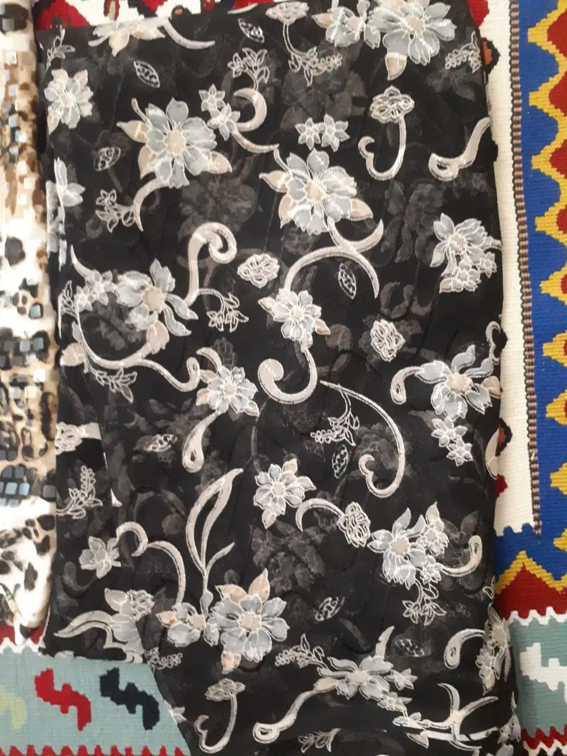 پارچه|لباس|قم, دروازه قلعه|دیوار