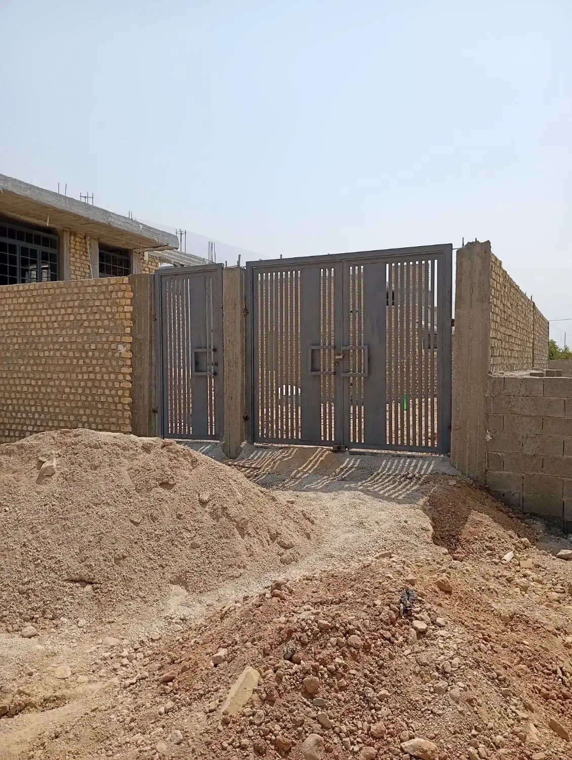 ساخت درب و پنجره با نازل ترین قیمت وبا کیفیت|خدمات پیشه و مهارت|فیروزآباد (فارس), |دیوار