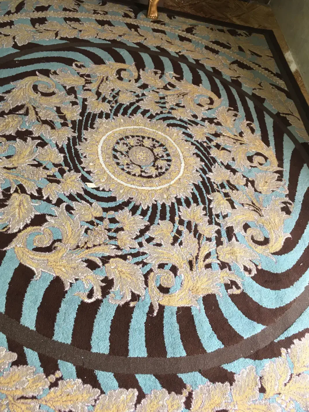 یک گلیم فرش ۹ متری کاملا سالم قیمت ۲/۵۰۰میلیون|فرش|بندر گناوه, |دیوار