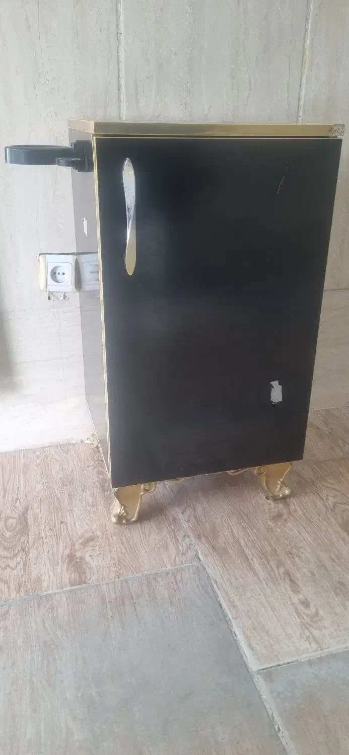 فروش فوری دکور آرایشگاه ، همش باهم هم|آرایشگاه و سالن‌های زیبایی|مشهد, شهید علی محمدی|دیوار