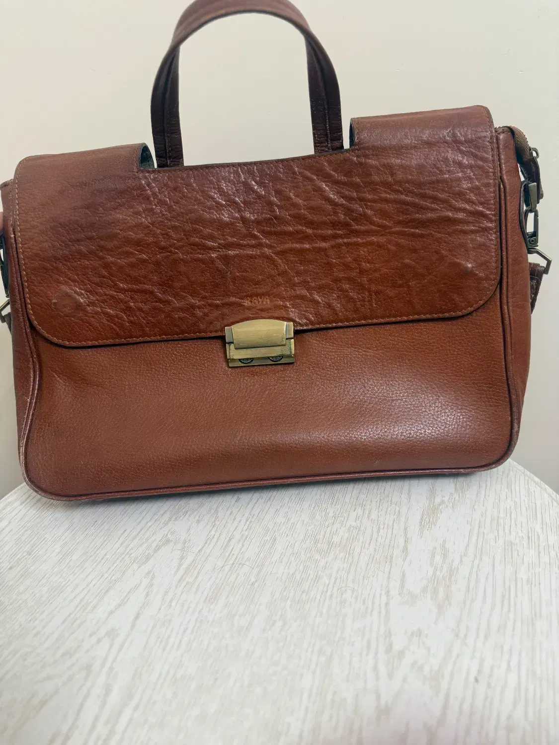 کیف|کیف، کفش، کمربند|ری, دیلمان|دیوار