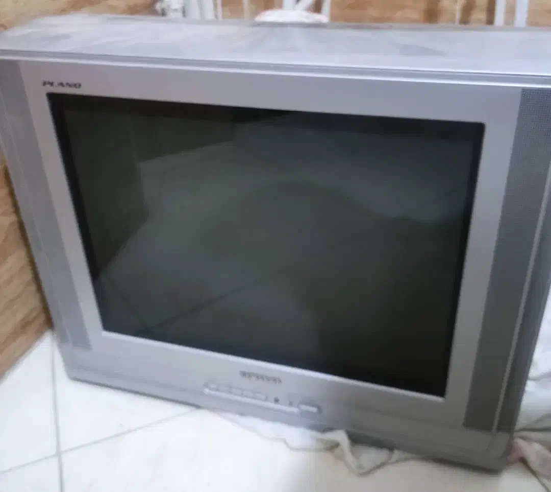 تلوزیون ۲۱ اینچ سامسنگ تمیز سالم در حد نو۱۰۰۰۰۰۰|تلویزیون و پروژکتور|سنندج, |دیوار