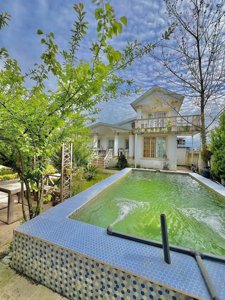 ویلاباغ ۴۰۰ متری نیم پیلوت/ استخردار/ مبله|فروش خانه و ویلا|رویان, |دیوار