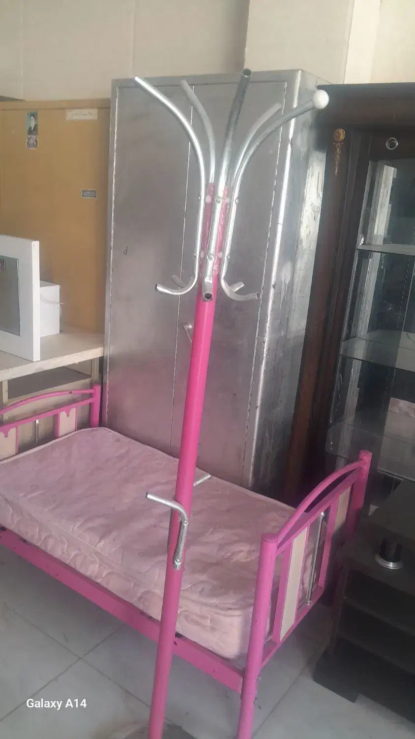 تخت باچوب لباسی بادشک ۲تومن|تخت و صندلی بچه|ایذه, |دیوار