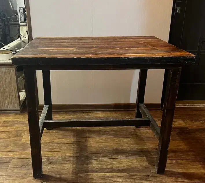 میز|میز و صندلی غذاخوری|کرمان, |دیوار