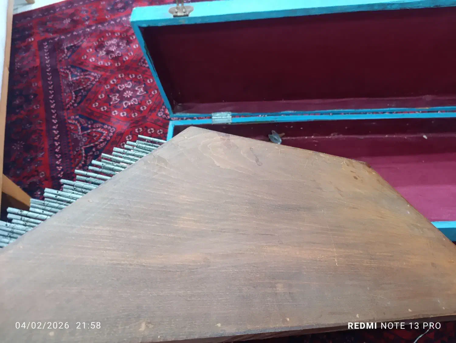 سنتور|سازهای سنتی|رشت, پیرکلاچای|دیوار