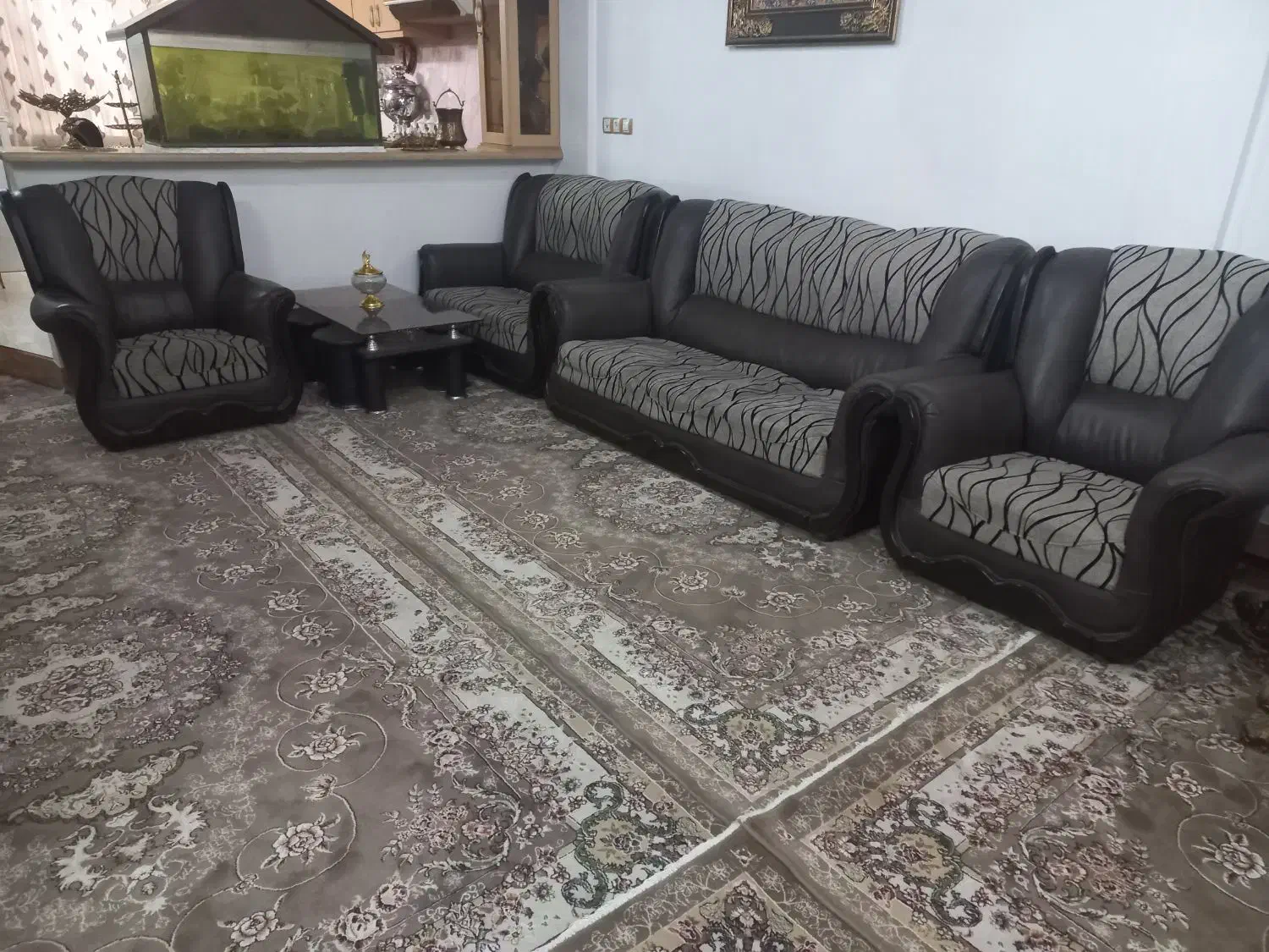 یک دست مبل ملایر چرم نو نو ۷ نفره|مبلمان خانگی و میز عسلی|بروجرد, |دیوار