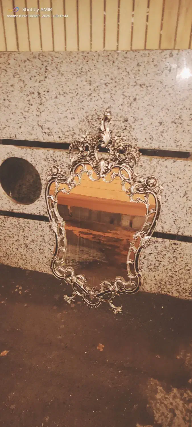 اینه و میز|بوفه، ویترین، کنسول|نجفآباد, امیرکبیر|دیوار