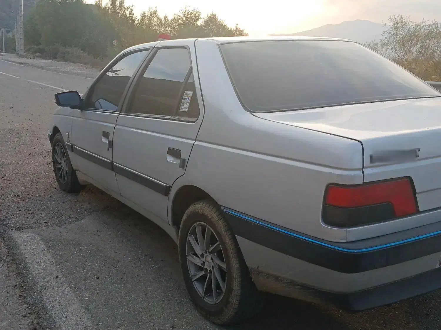 پژو۴۰۵|خودرو سواری و وانت|منجوان, |دیوار