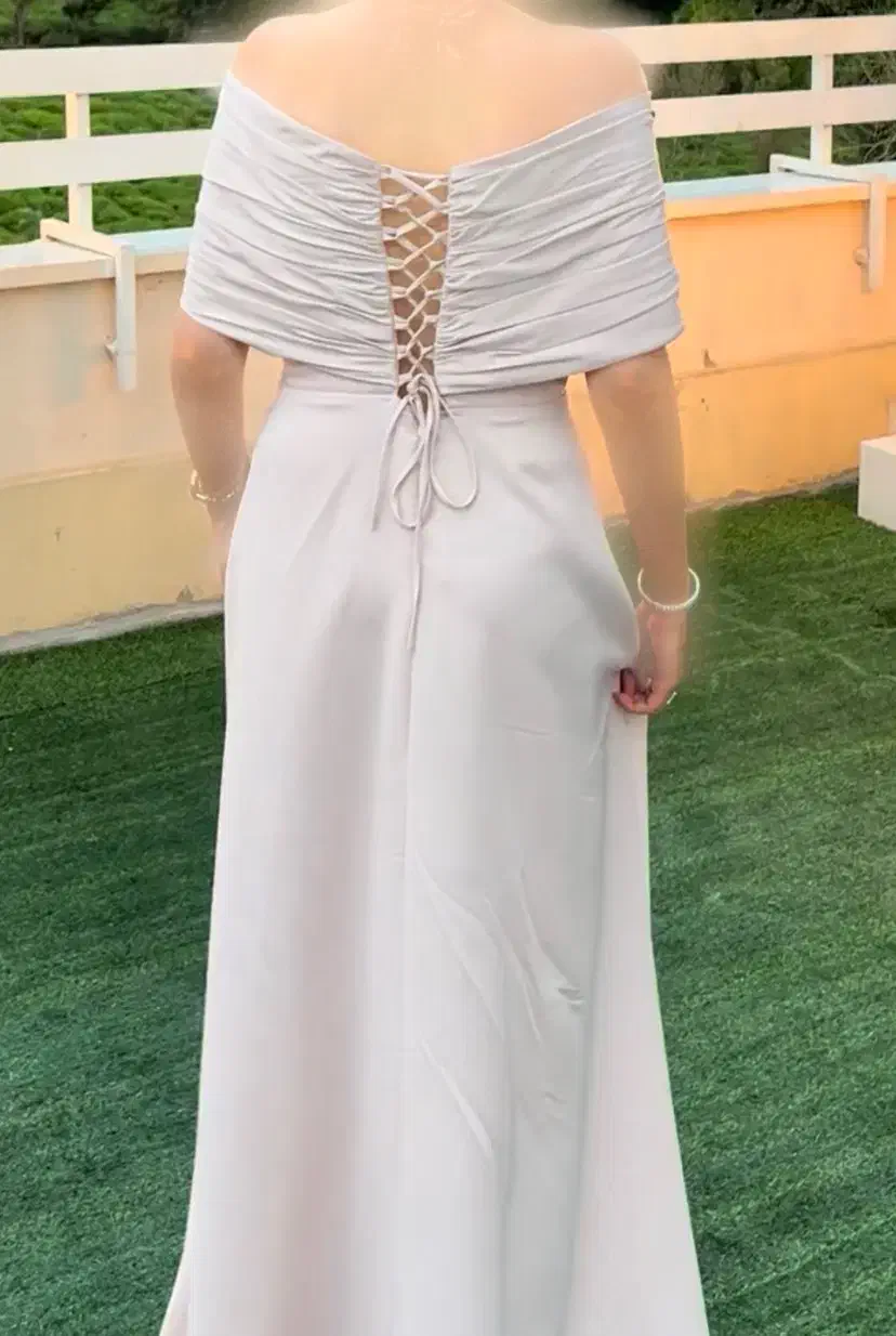 لباس مجلسی|لباس|لاهیجان, شهید آوینی|دیوار