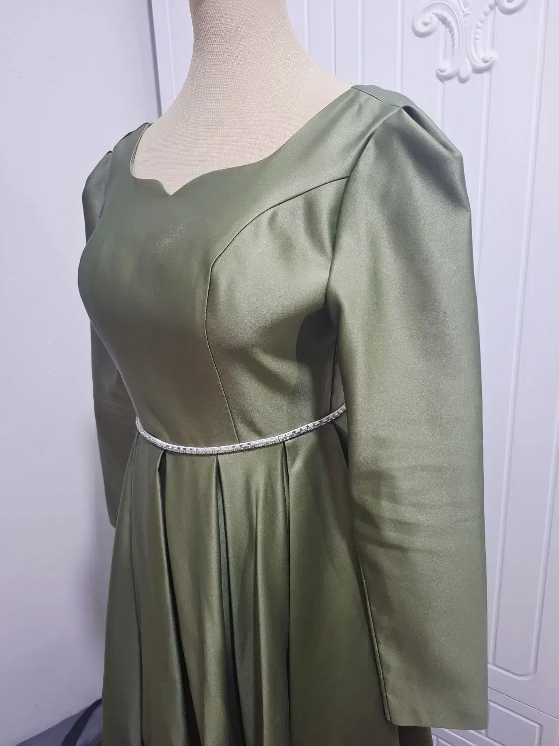 لباس مجلسی|لباس|قشم, |دیوار