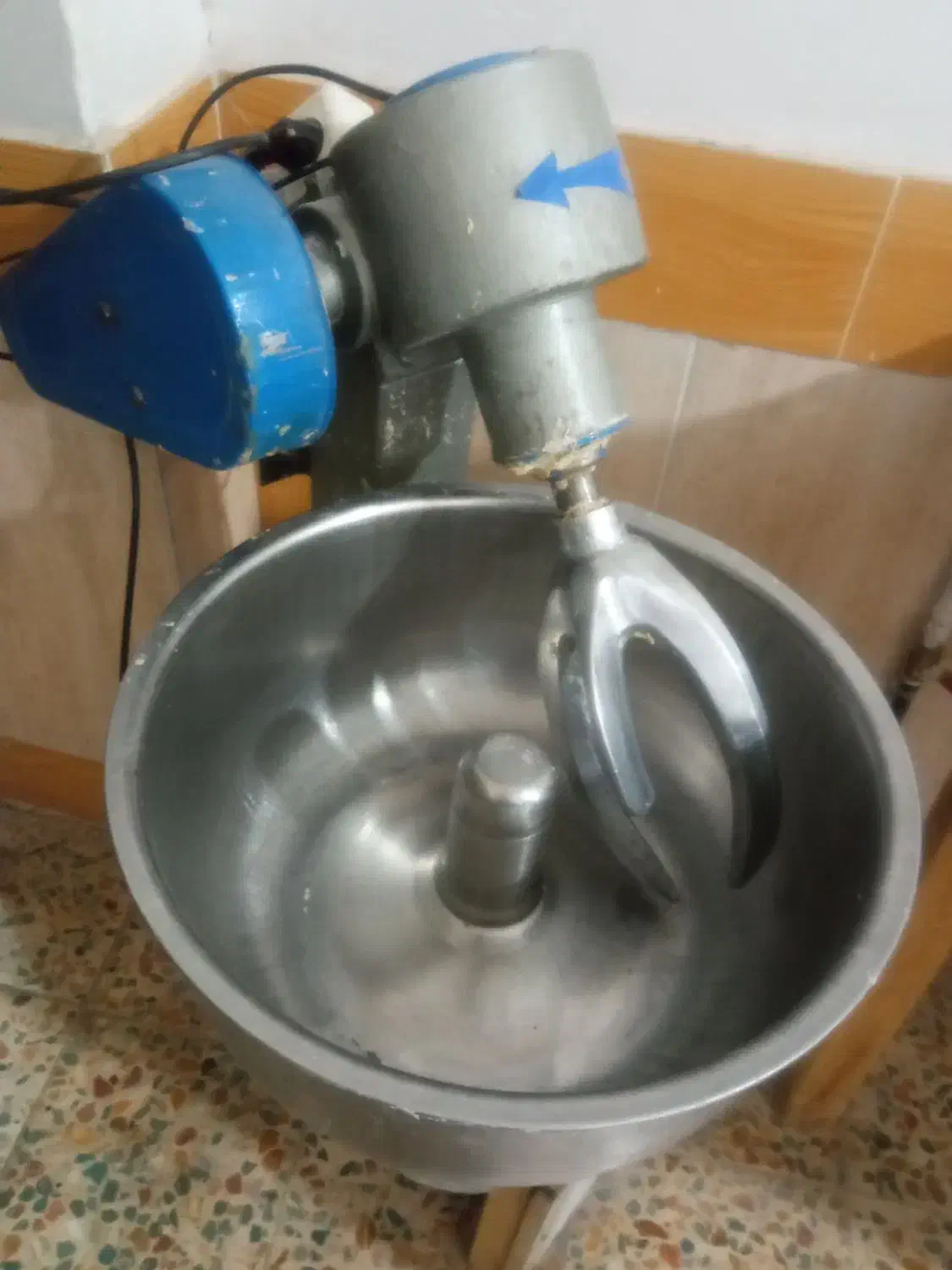 خمیر گیر|خردکن، آسیاب، غذاساز|شهرکرد, |دیوار