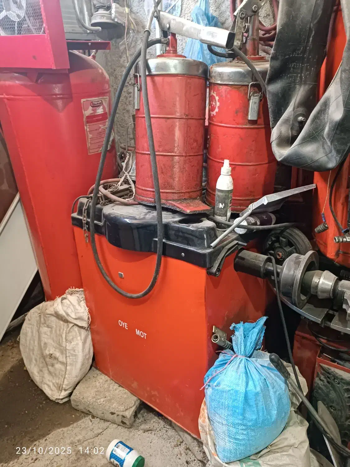 دستگاه  تعویض روغنی پنچر گیری|ابزارآلات|شوط, |دیوار